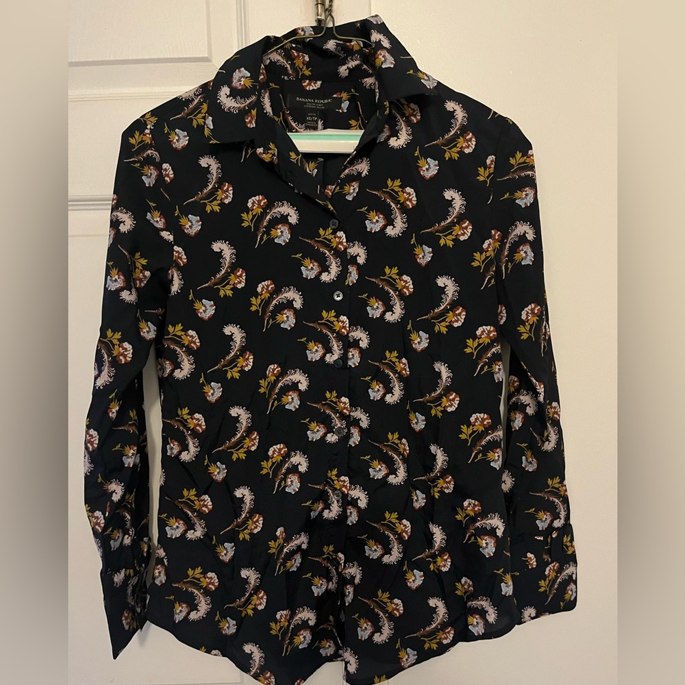🌟 BANANA REPUBLIC - The Dillion Blouse 🌟